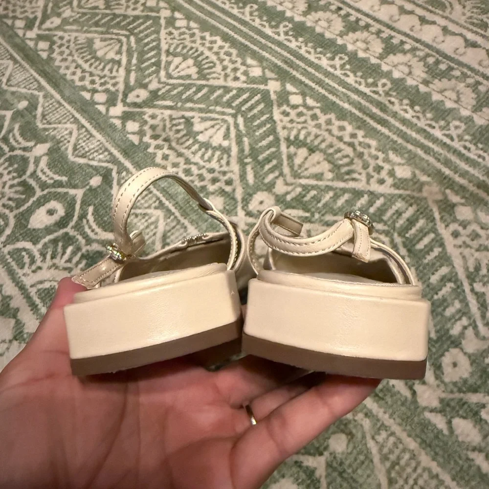 Women's Sam Edelman Kara 2 Two-Tone Beige and Black Slingback Flats - Picture 5 of 9